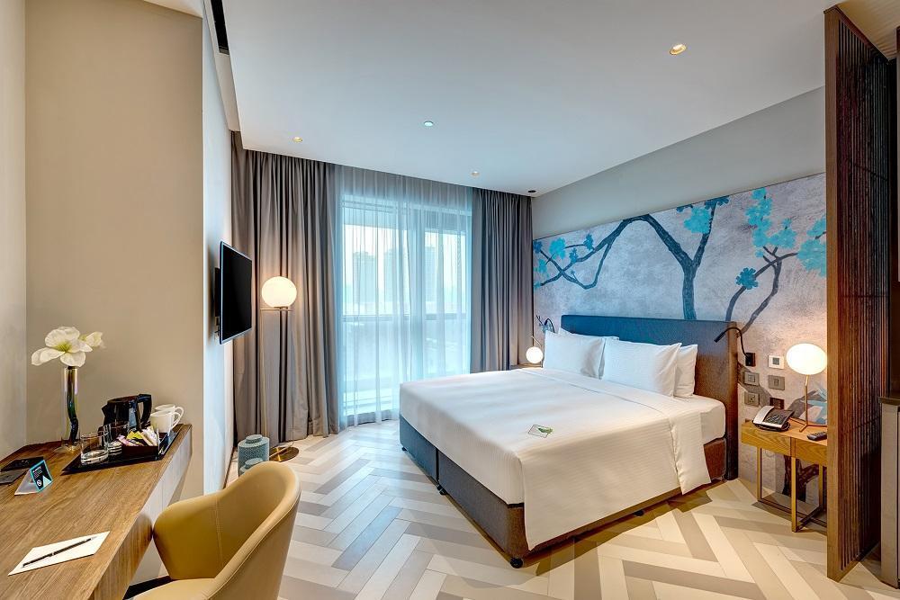 Al Jaddaf Rotana Suite Hotel