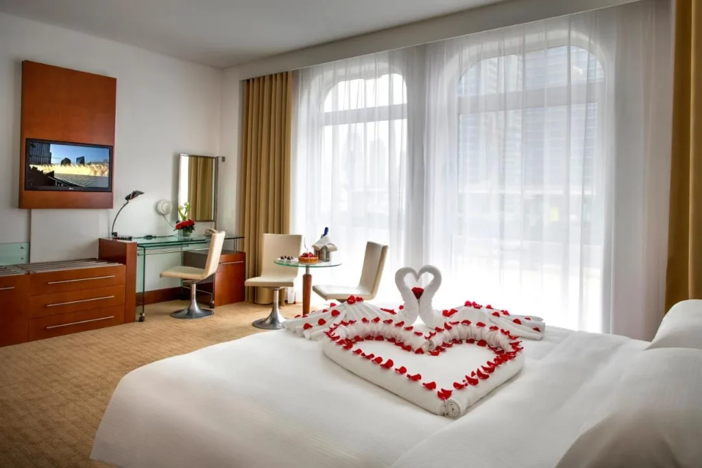 Al Jaddaf Rotana Suite Hotel