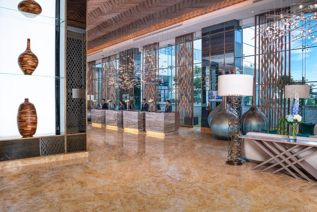 Al Jaddaf Rotana Suite Hotel